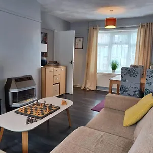 Holiday home Poynters House: Spacious 2-bedroom Group In Luton, Luton (Bedfordshire)
